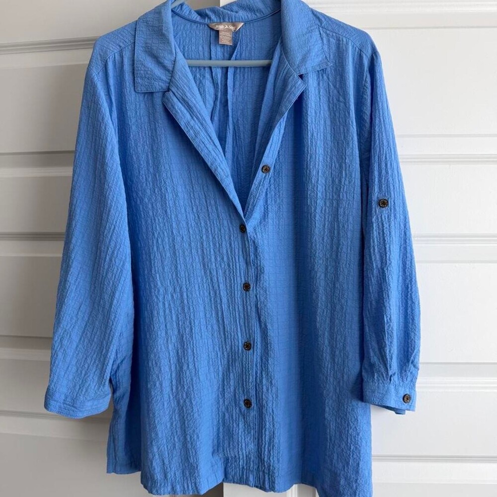 Vintage White Stag blue button-up blouse with a relaxed fit, size 3X. Rayon, pol